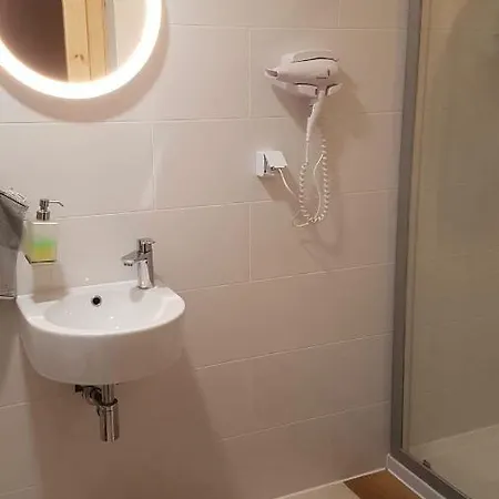 モーテル Es8bar *